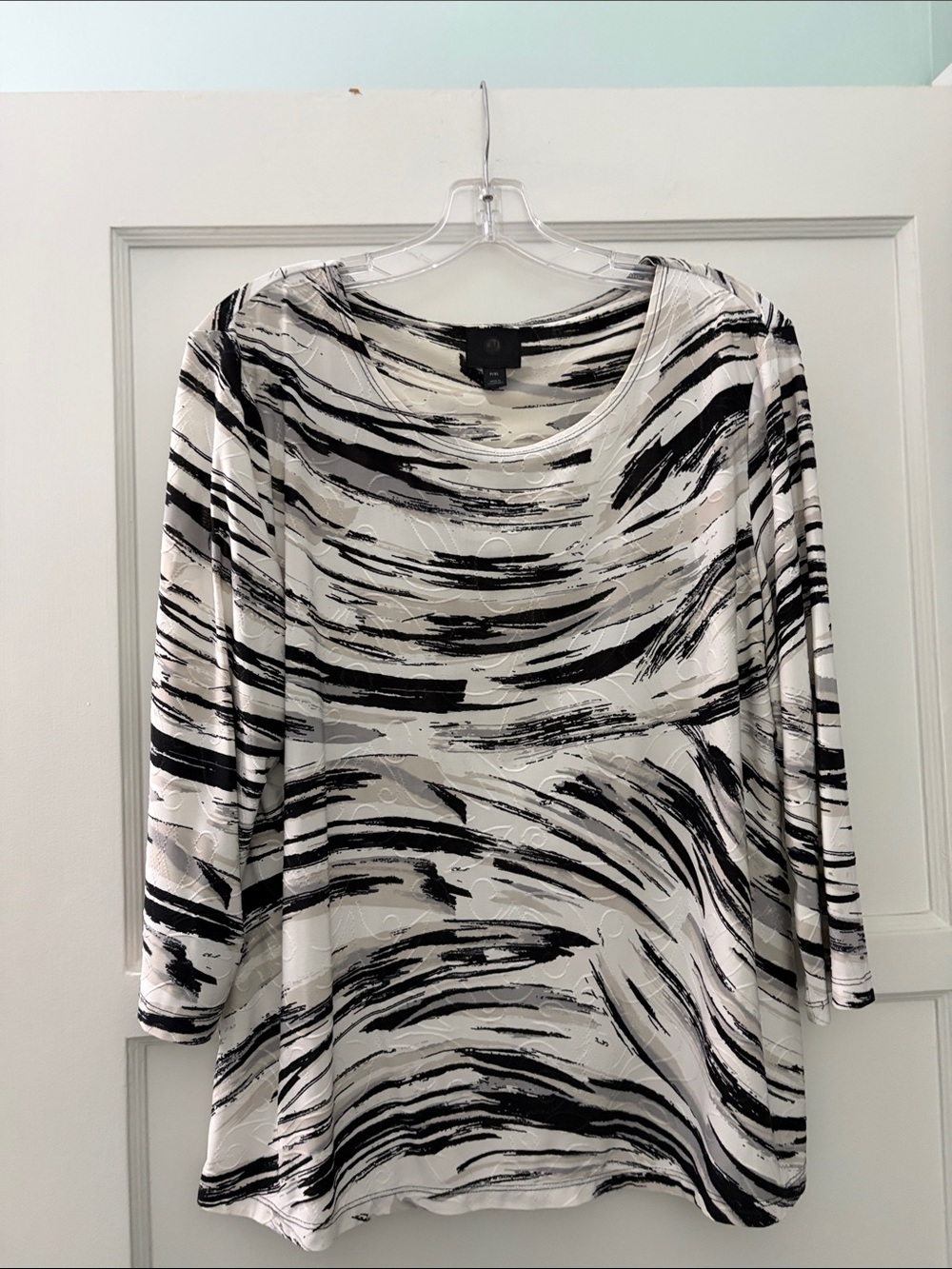 JM Collection Black & White Abstract Brushstroke Long Sleeve Scoop Neck Top